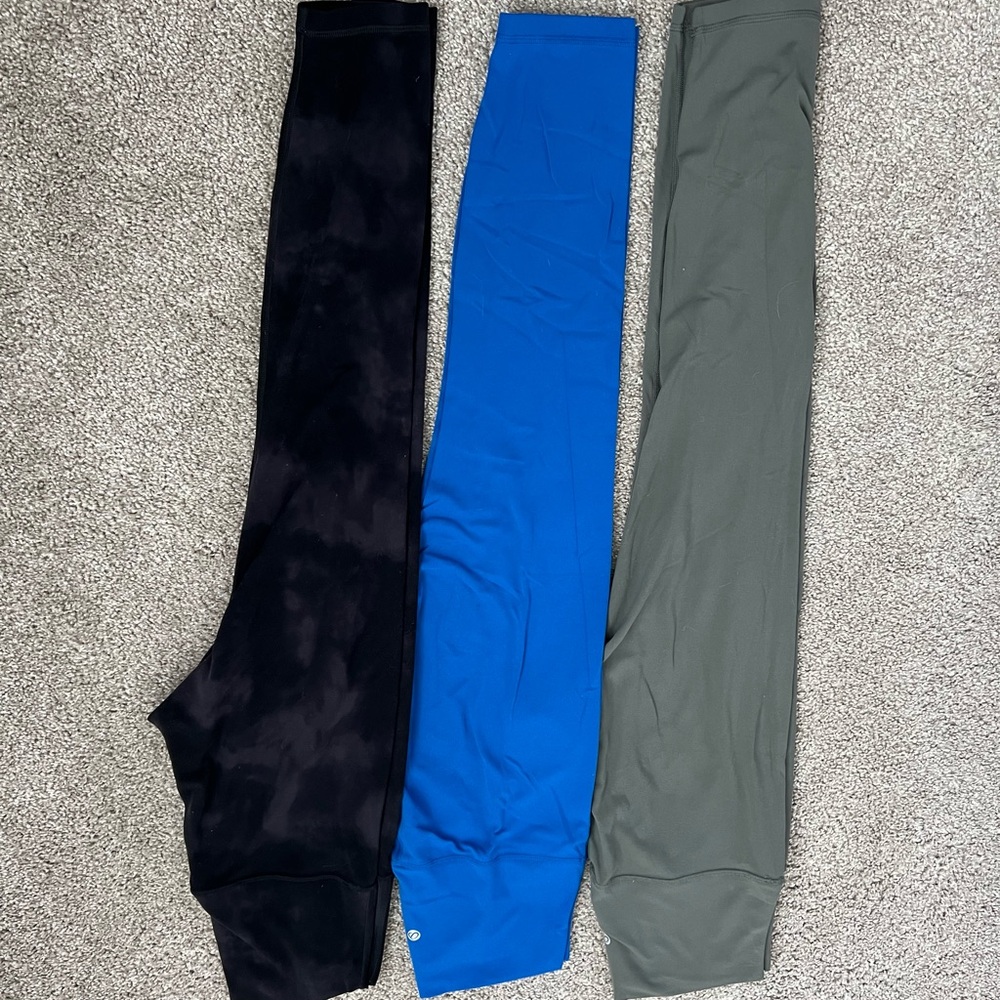 CRZ YOGA Butterluxe High Waisted Leggings (3) Sage Green, Blue & Black Tie Die - Picture 3 of 3